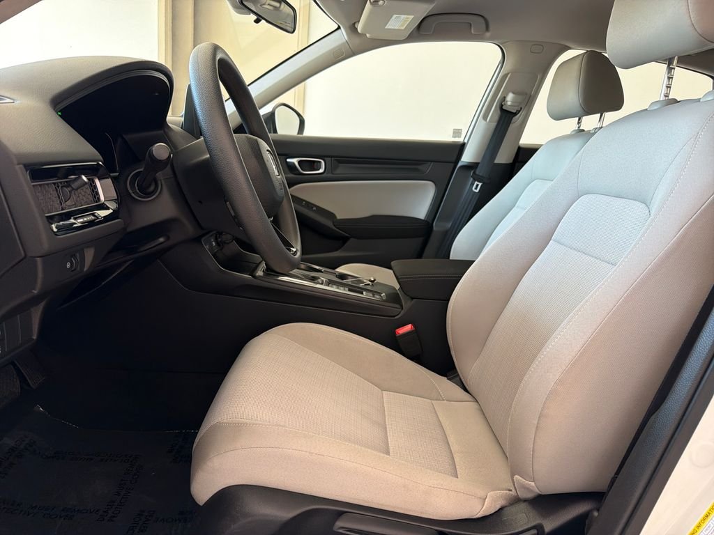 Used 2024  Honda LX image 12