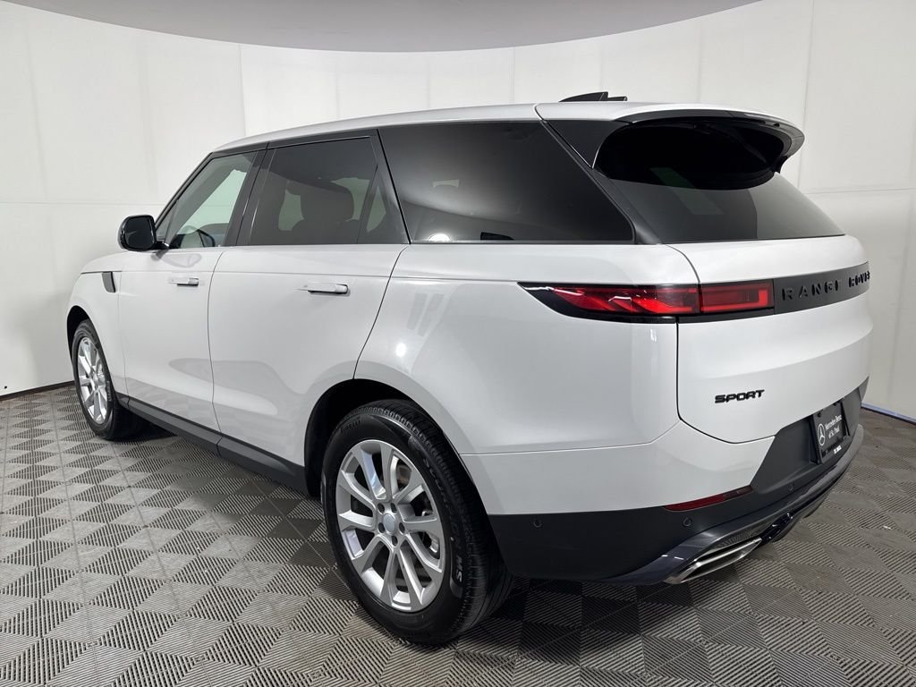 Used 2025 Borasco Grey Metallic Land Rover SE image 4