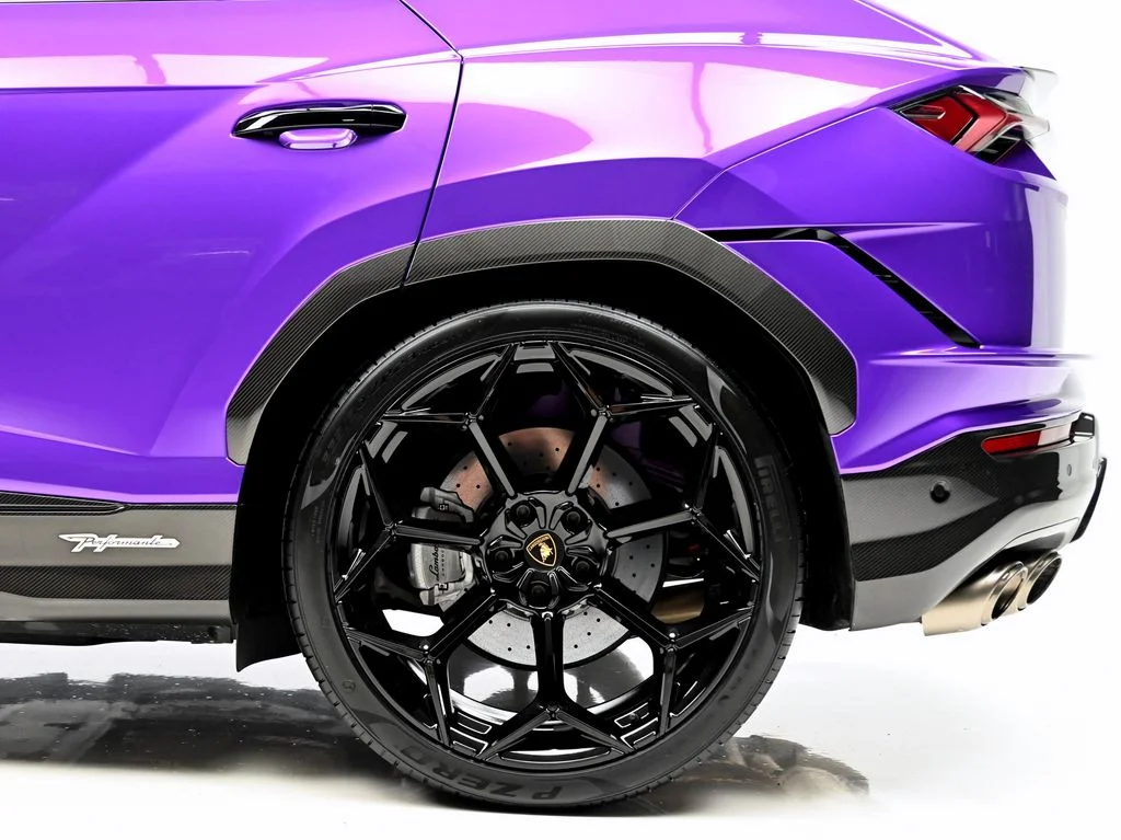Certified Used 2024 Viola Pasifae Metallic Lamborghini Performante image 33