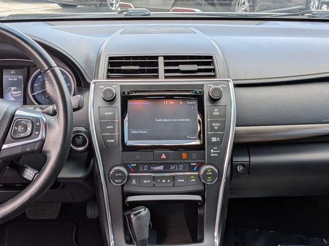Used 2015 Silver Toyota XLE image 17