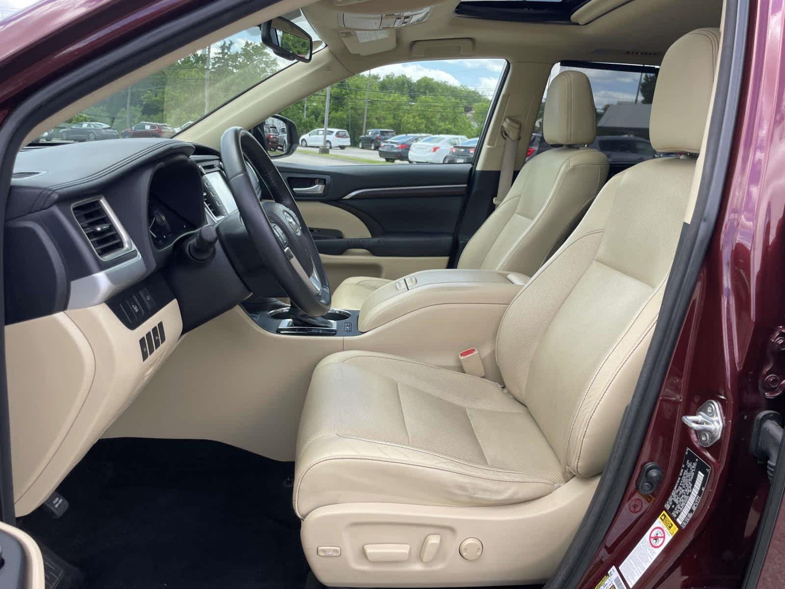 Used 2014 Ooh La La Rouge Mica Toyota Limited image 16