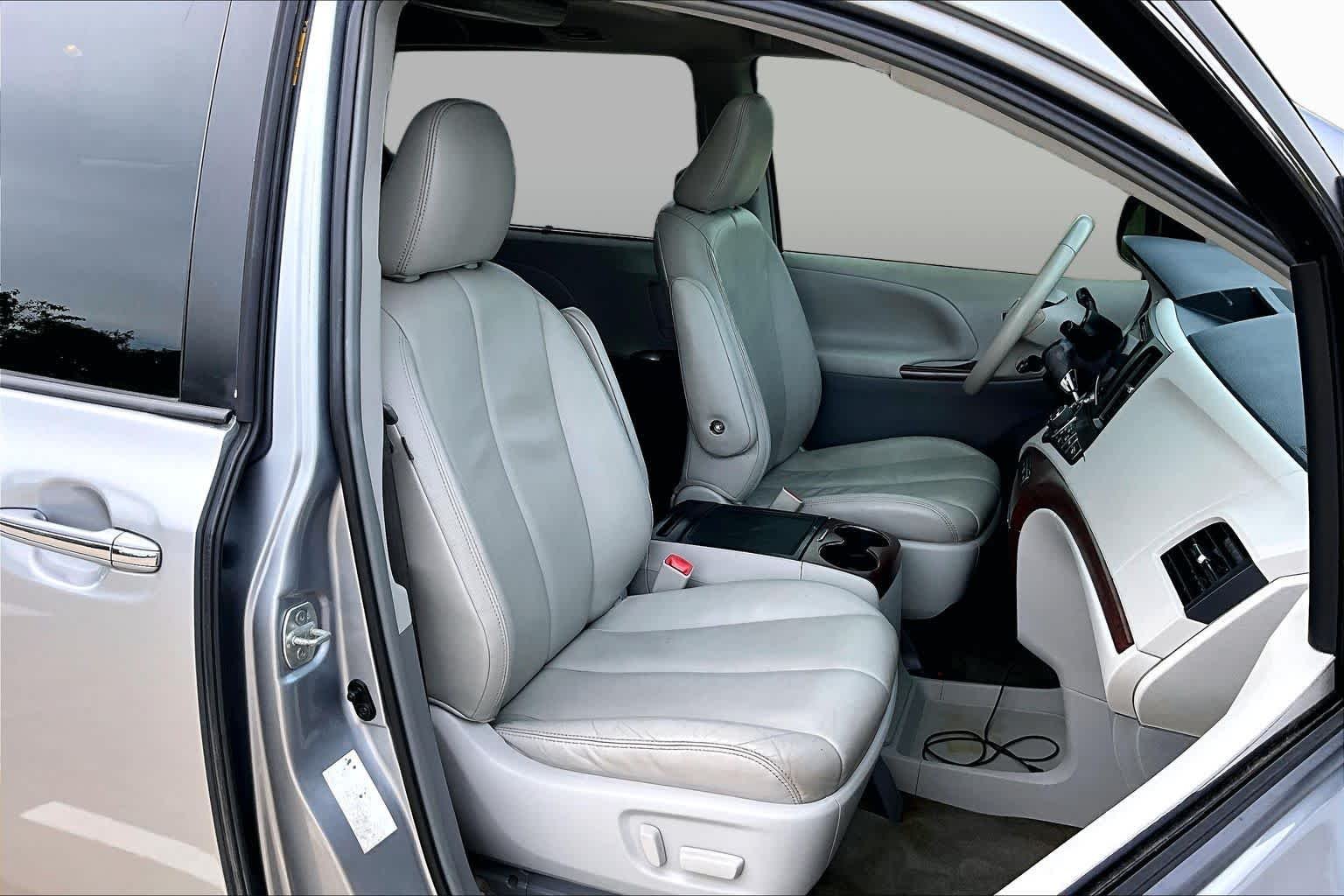 Used 2013 Silver Sky Metallic Toyota XLE image 7