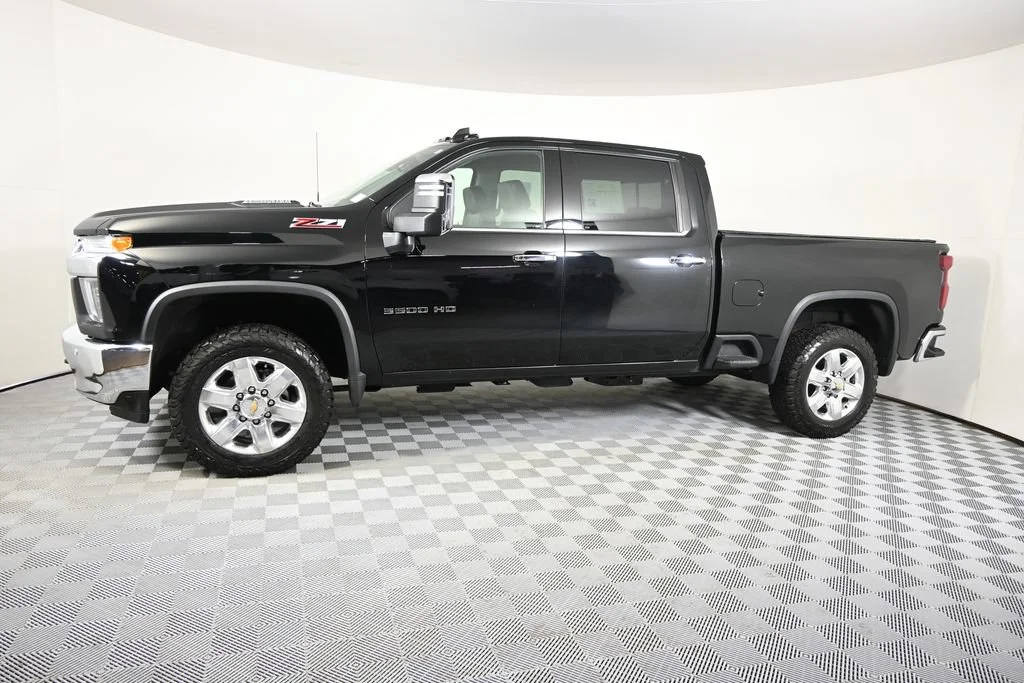 Used 2021 Chevrolet Silverado 3500HD LTZ with VIN 1GC4YUEY2MF220369 for sale in Forest Lake, Minnesota