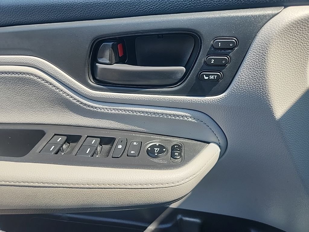 Used 2018 Black Honda Touring image 26