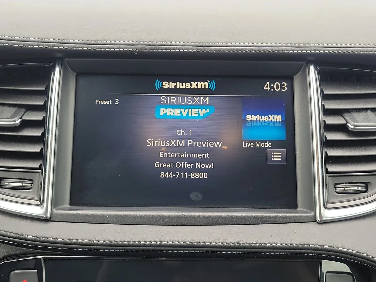 Used 2023 White INFINITI LUXE image 18