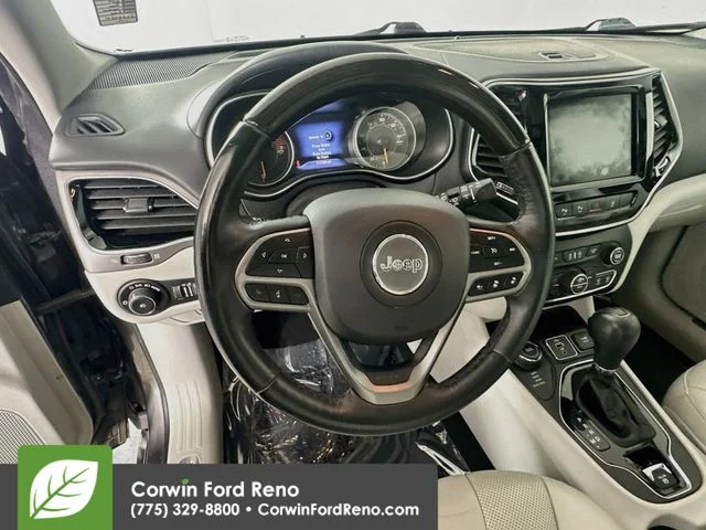 Used 2019 Granite Crystal Clearcoat Metallic Jeep Overland image 14