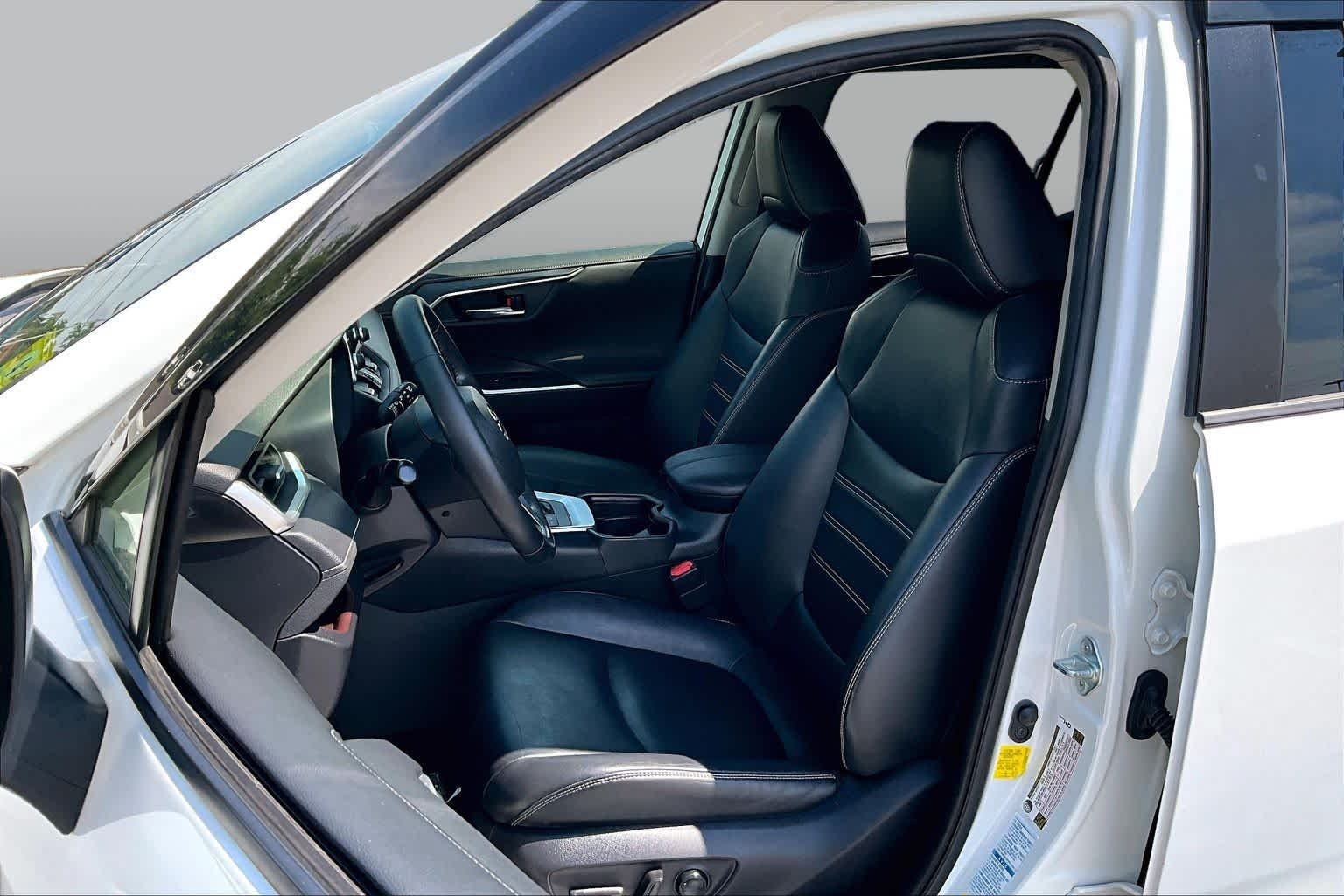Used 2019 Blizzard Pearl Toyota Limited image 8