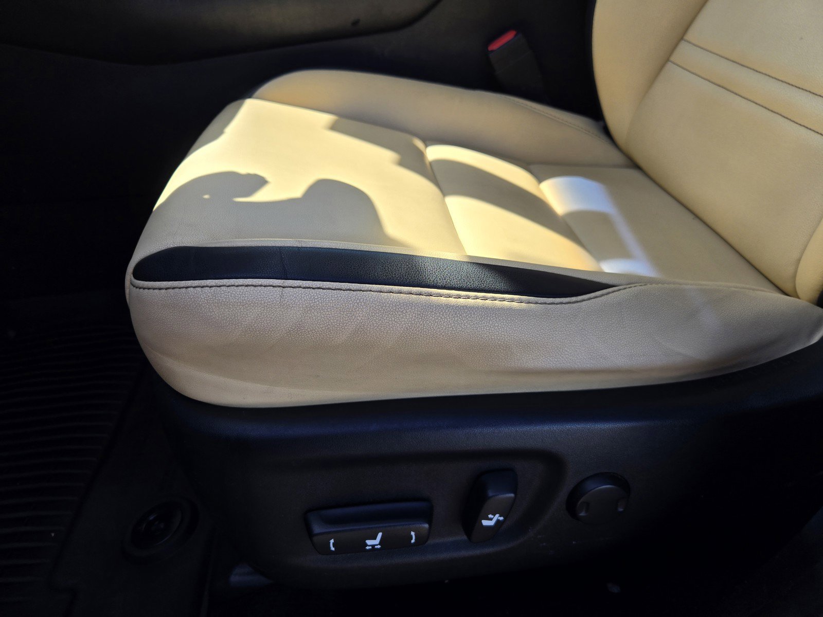 Used 2016  Lexus FSPORT image 16