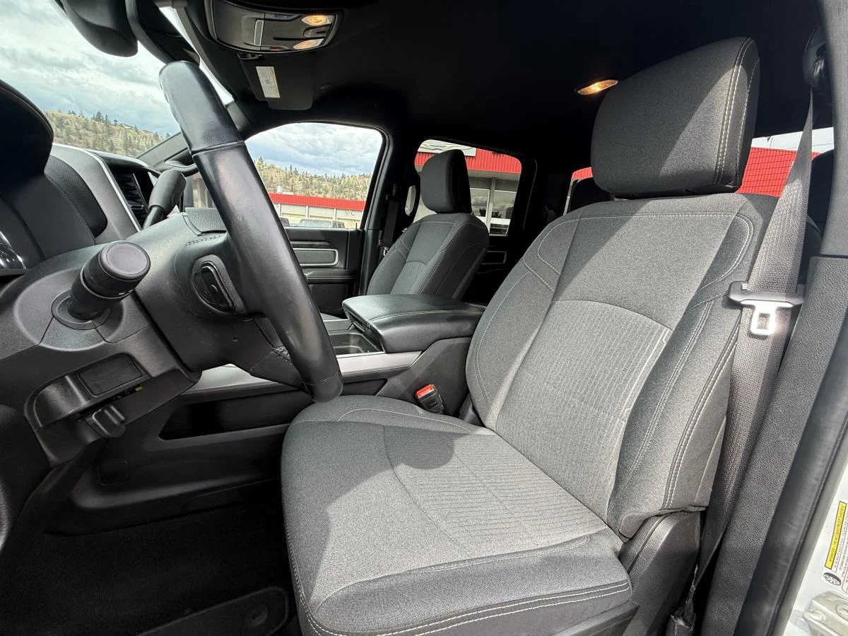 Used 2023 White RAM Big Horn image 15