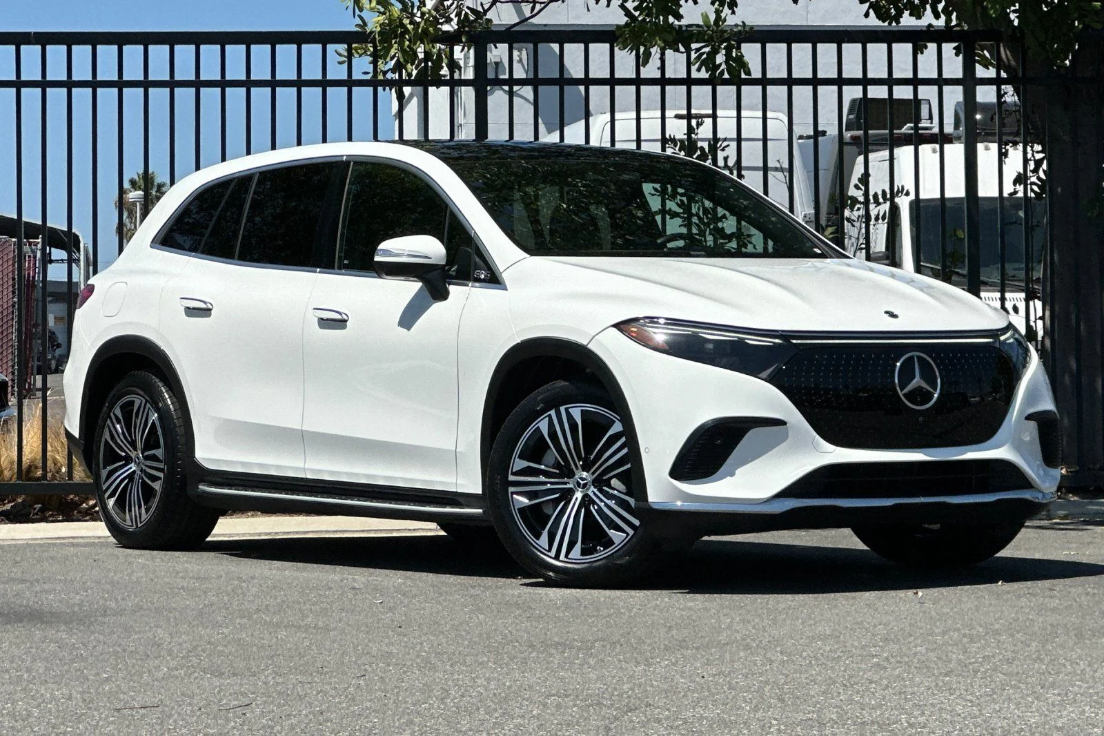 Certified 2023 Mercedes-Benz EQS SUV Base with VIN 4JGDM2DB2PA023647 for sale in Signal Hill, CA