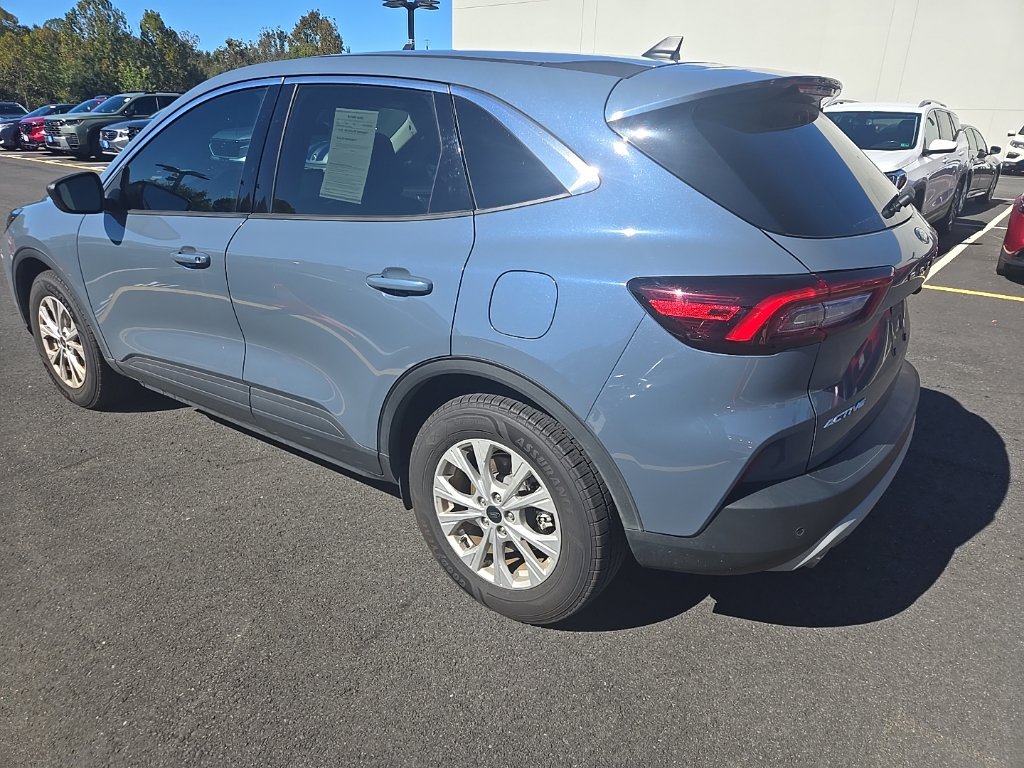Used 2024 Vapor Blue Ford Active image 8