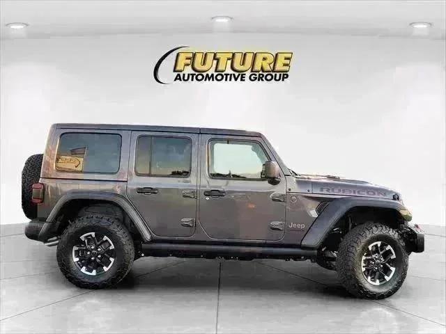 New 2026 Granite Crystal Metallic Clear-Coat Exterior Paint Jeep Rubicon image 8
