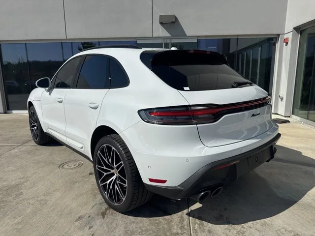 Used 2022 Carrara White Metallic Porsche Base image 5