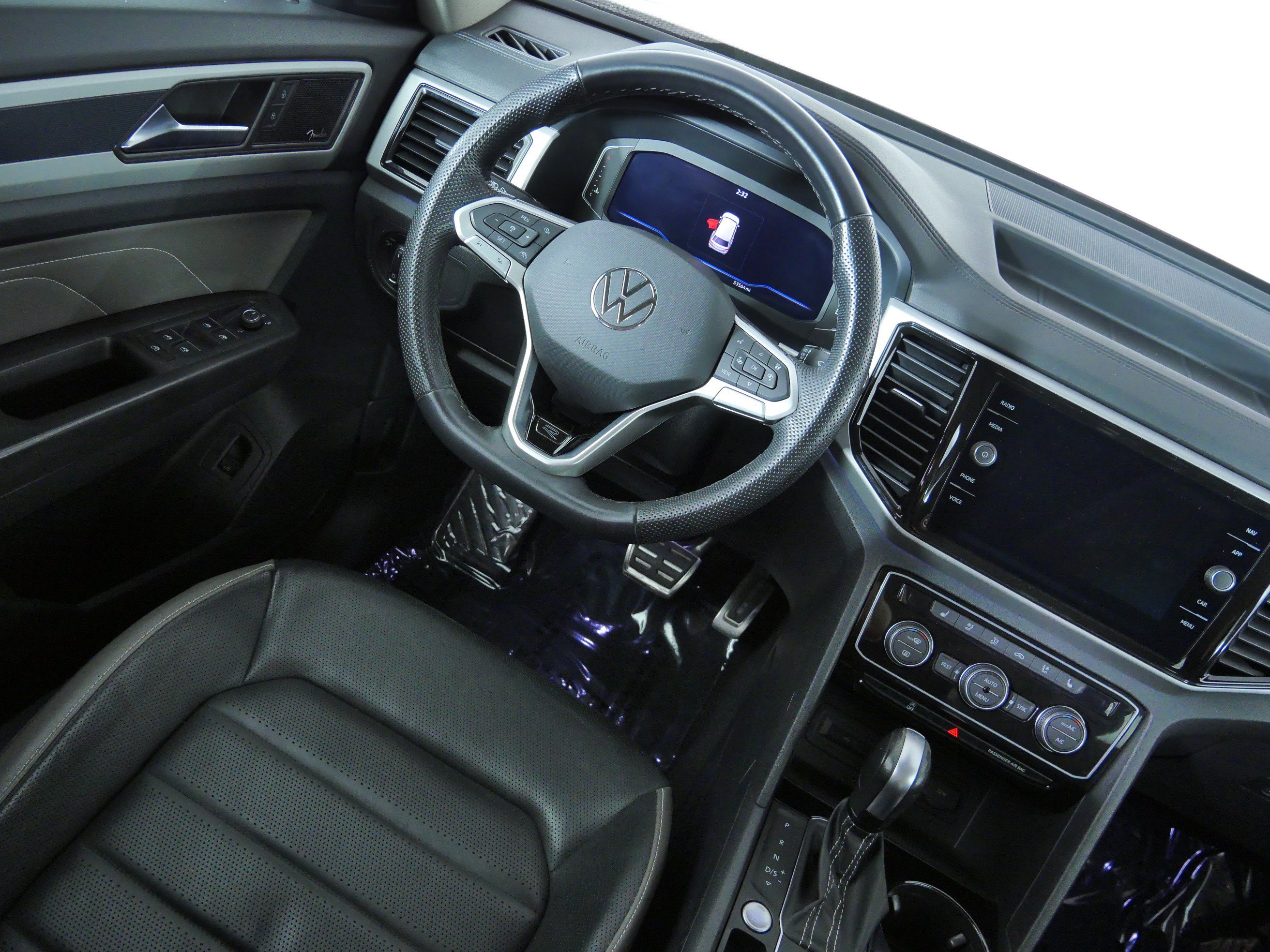 Used 2023 AUROA RED Volkswagen 3.6L V6 SEL Premium R-Line image 9