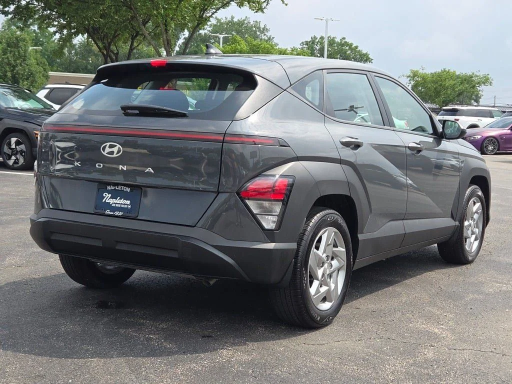 Used 2025 Gray Hyundai SE image 10