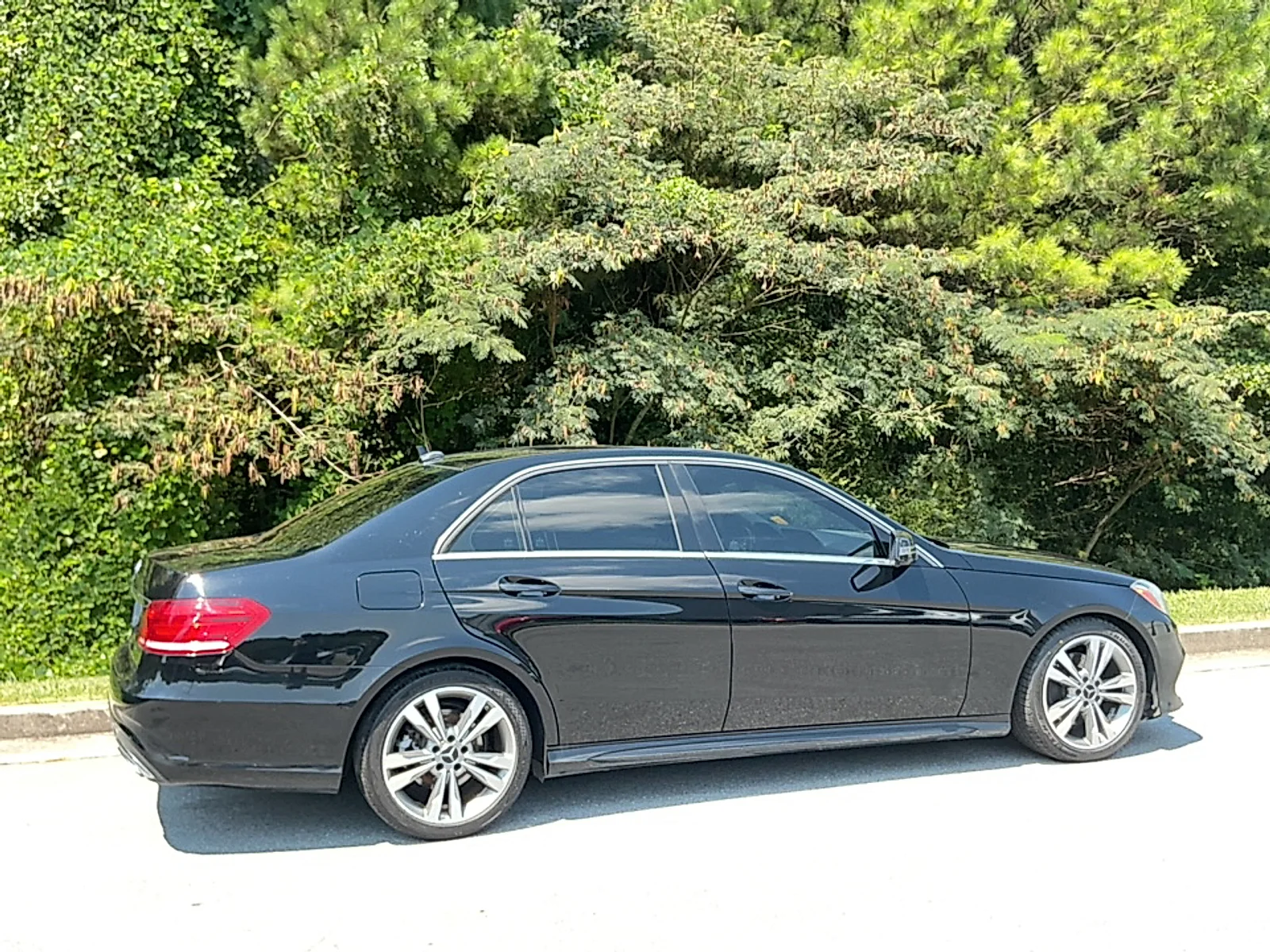 Used 2014  Mercedes-Benz  image 2