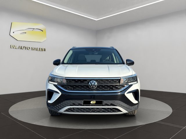Used 2023 White Volkswagen SE image 2