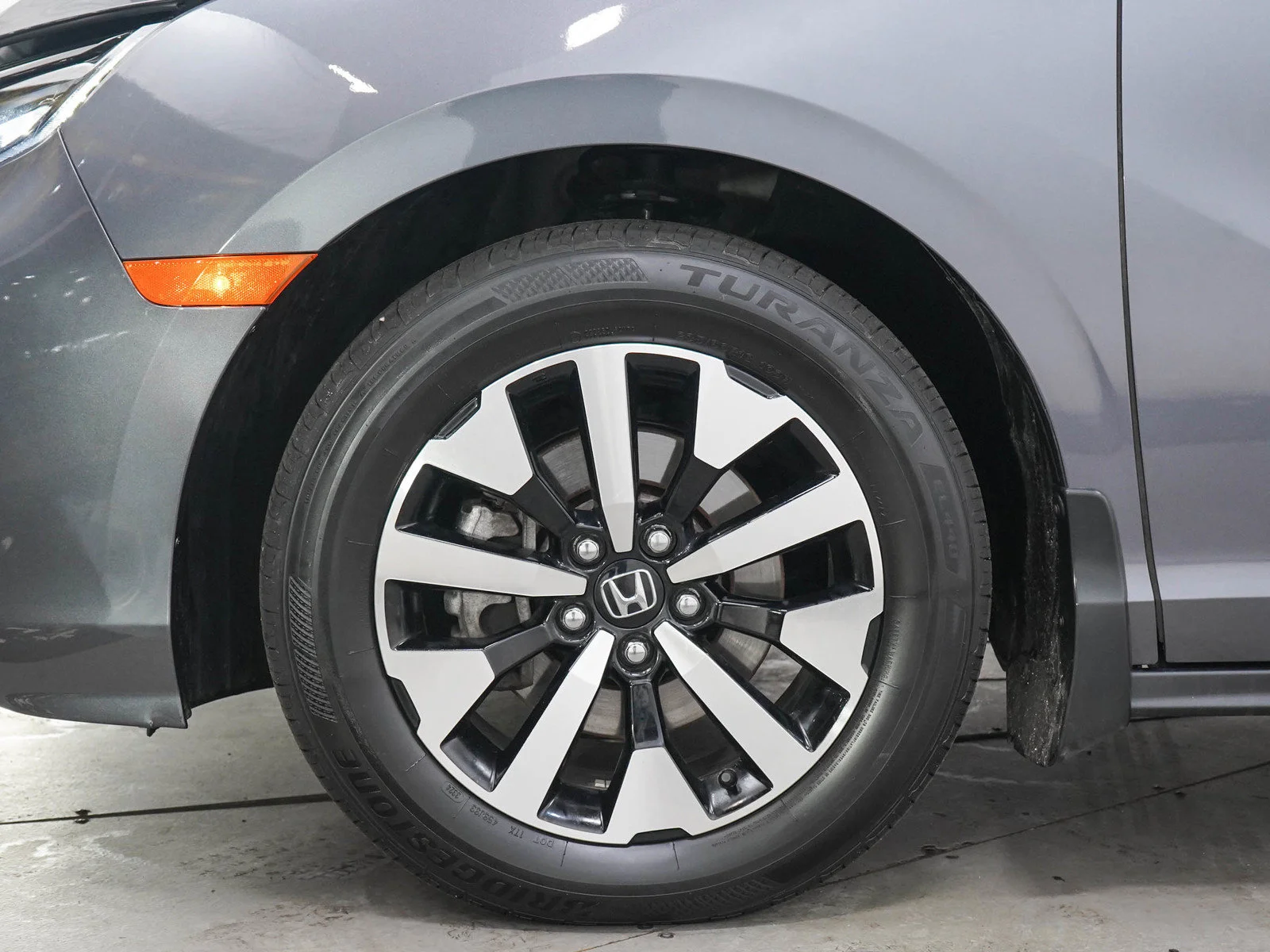 Used 2025 Modern Steel Metallic Honda 5D WAGON EX-L image 34