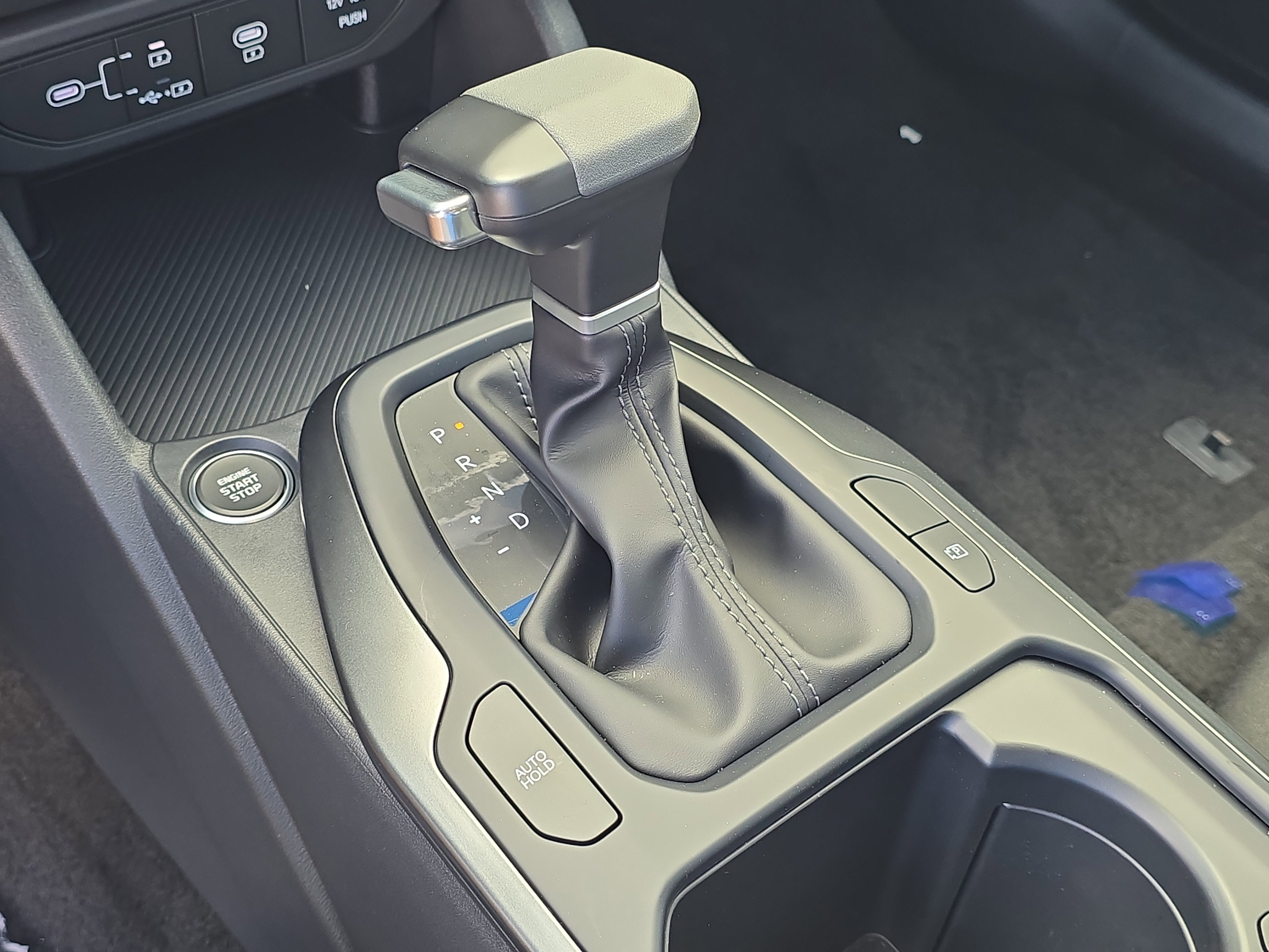 New 2026 Snow White Pearl Kia LXS image 25