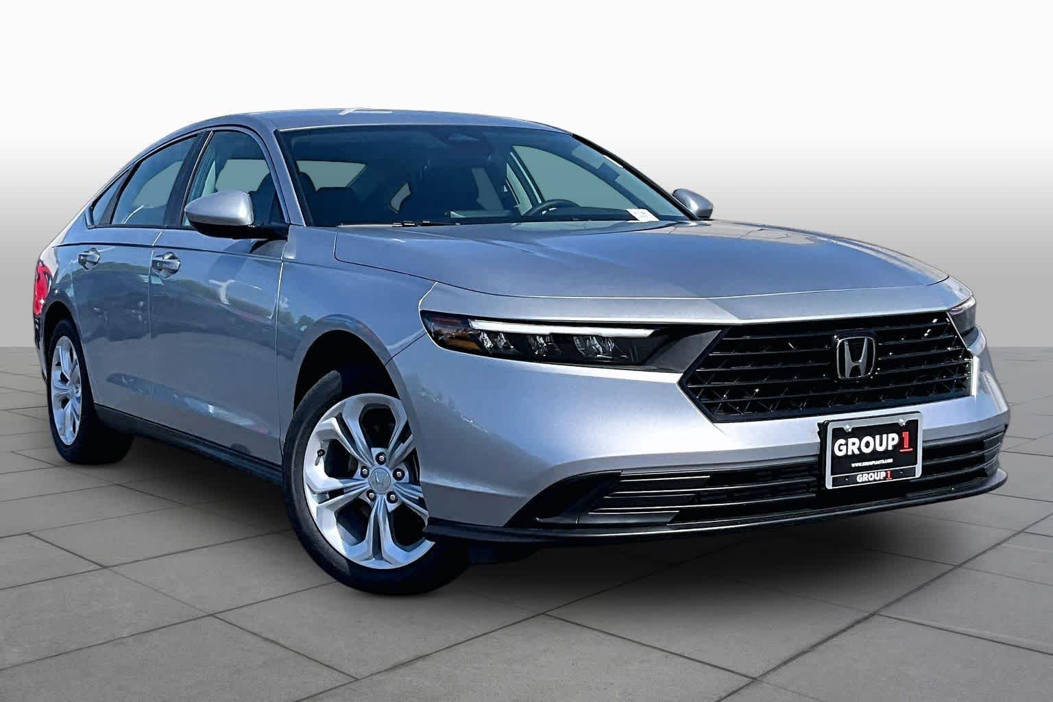 New 2026 Solar Silver Metallic Honda LX image 2