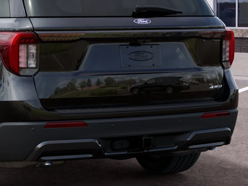 New 2027 Agate Black Metallic Ford ST-Line image 23