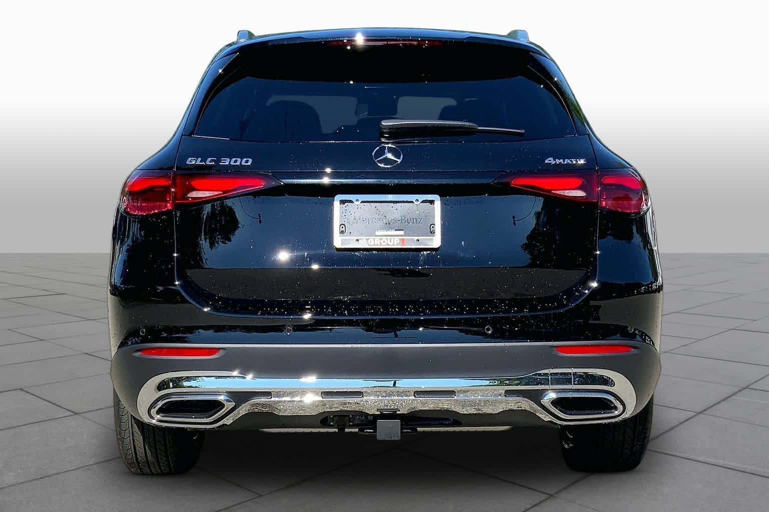 New 2026 Black Mercedes-Benz GLC 300 image 4