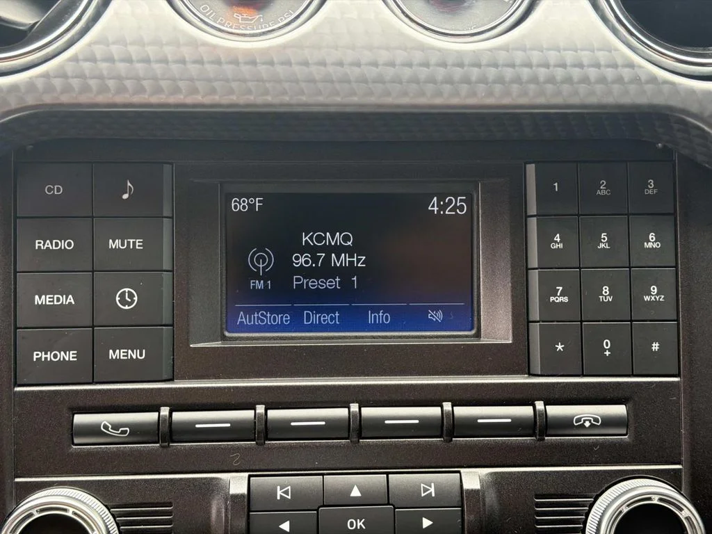 Used 2015 Black Ford GT image 20