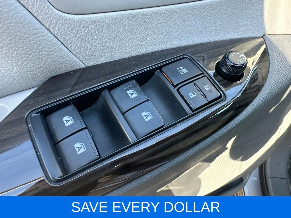 Used 2019 Gray Toyota XLE image 8
