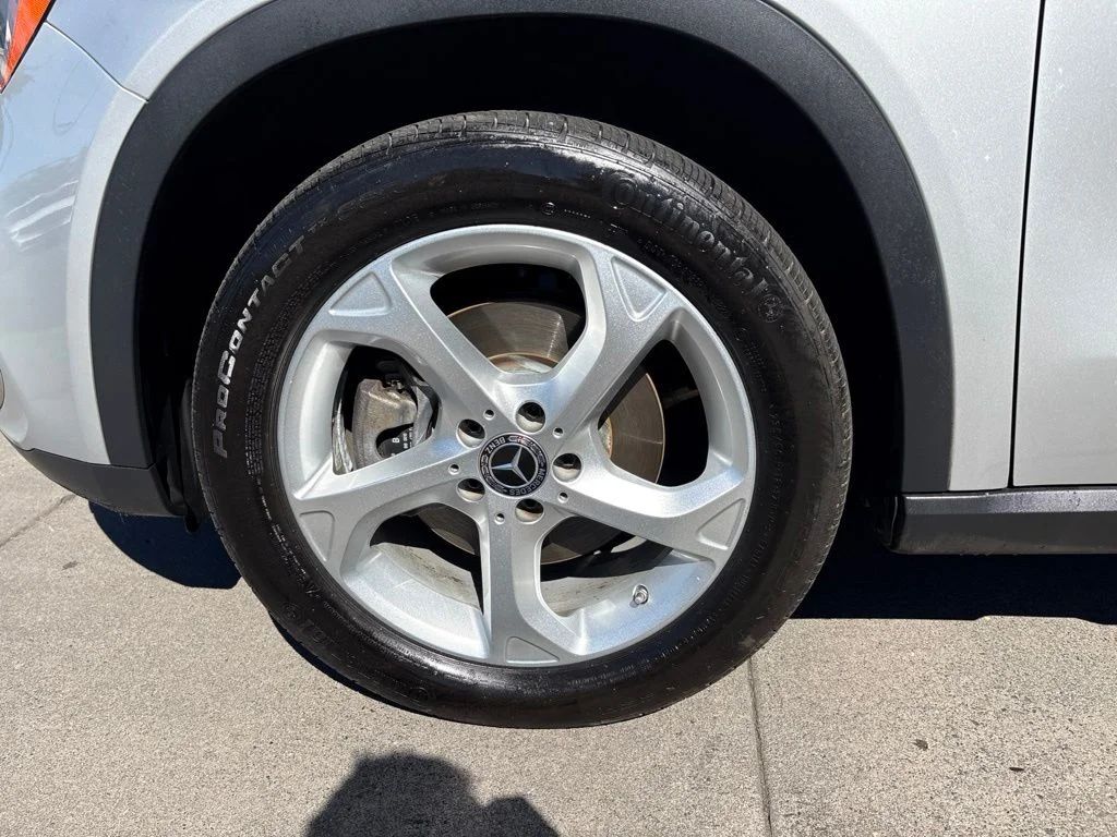 Used 2018 Silver Mercedes-Benz GLA 250 image 11