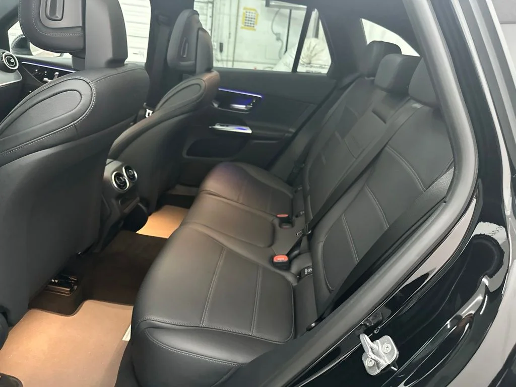 New 2027 Black Mercedes-Benz GLC 300 image 22