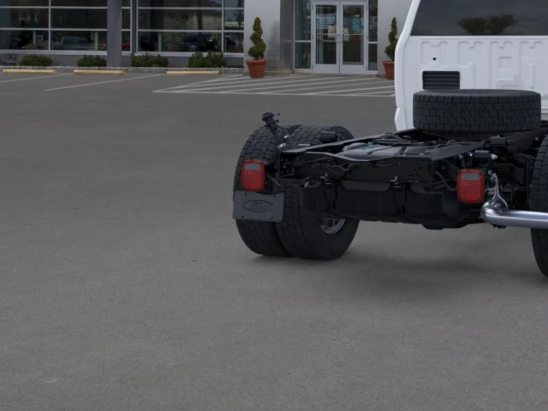 New 2026 Oxford White Ford F-550® XL image 21