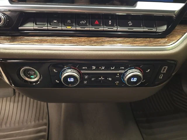 Used 2024 Metallic GMC SLE image 27