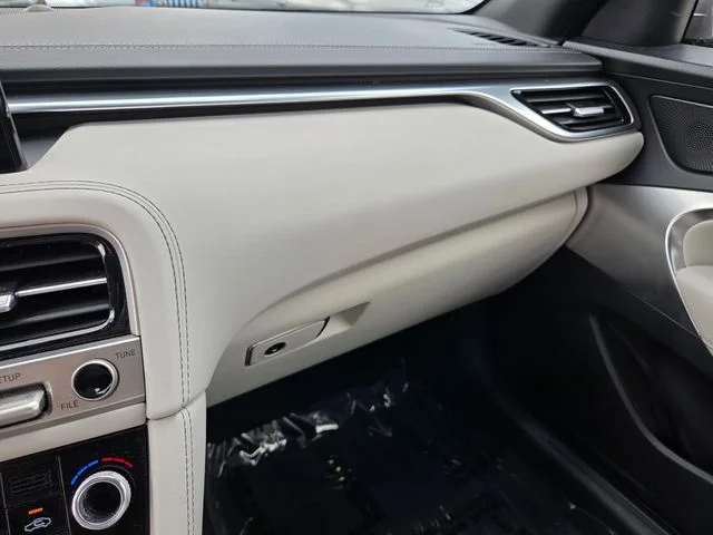 Used 2025 Silver Genesis 2.5T image 26