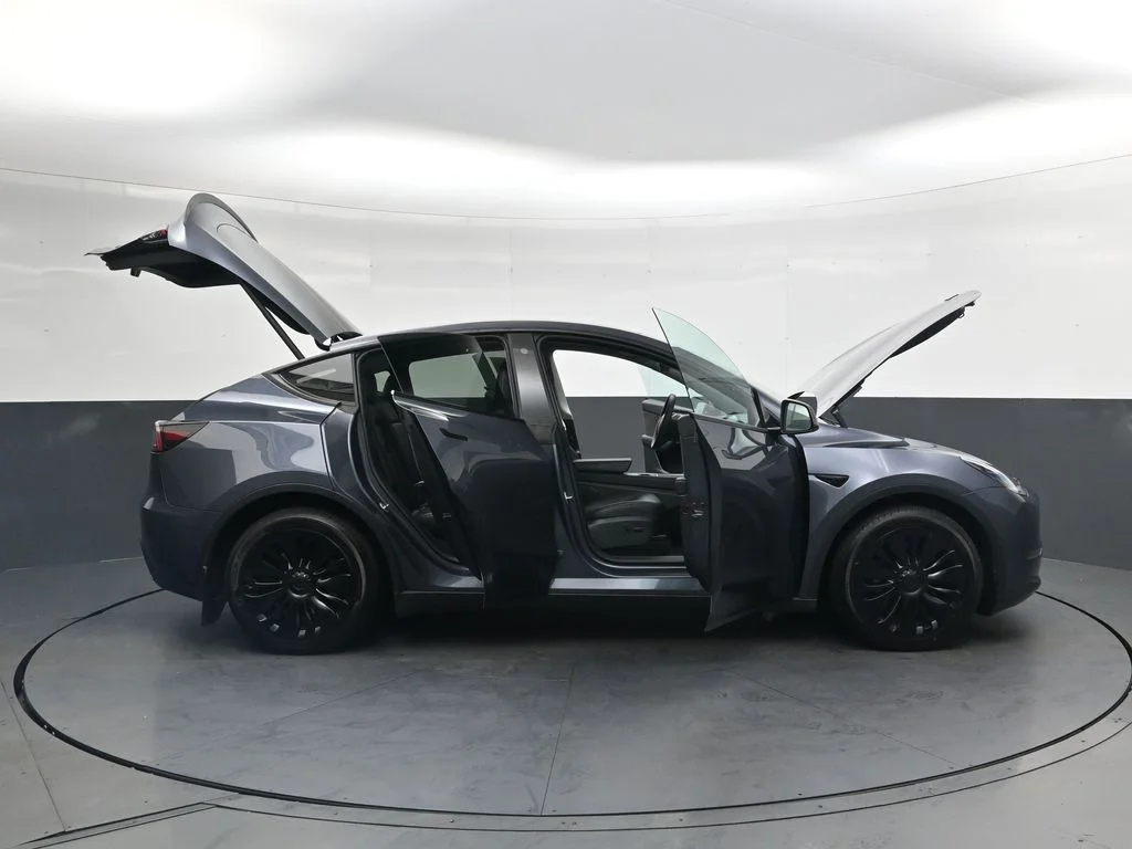 Used 2022  Tesla Long Range image 46