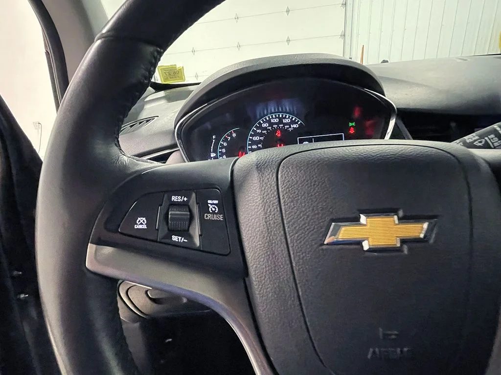 Used 2021 Gray Chevrolet LT image 33