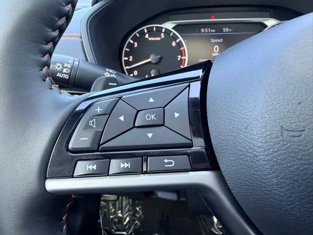 Used 2021 Scarlet Nissan 2.5 SR image 18