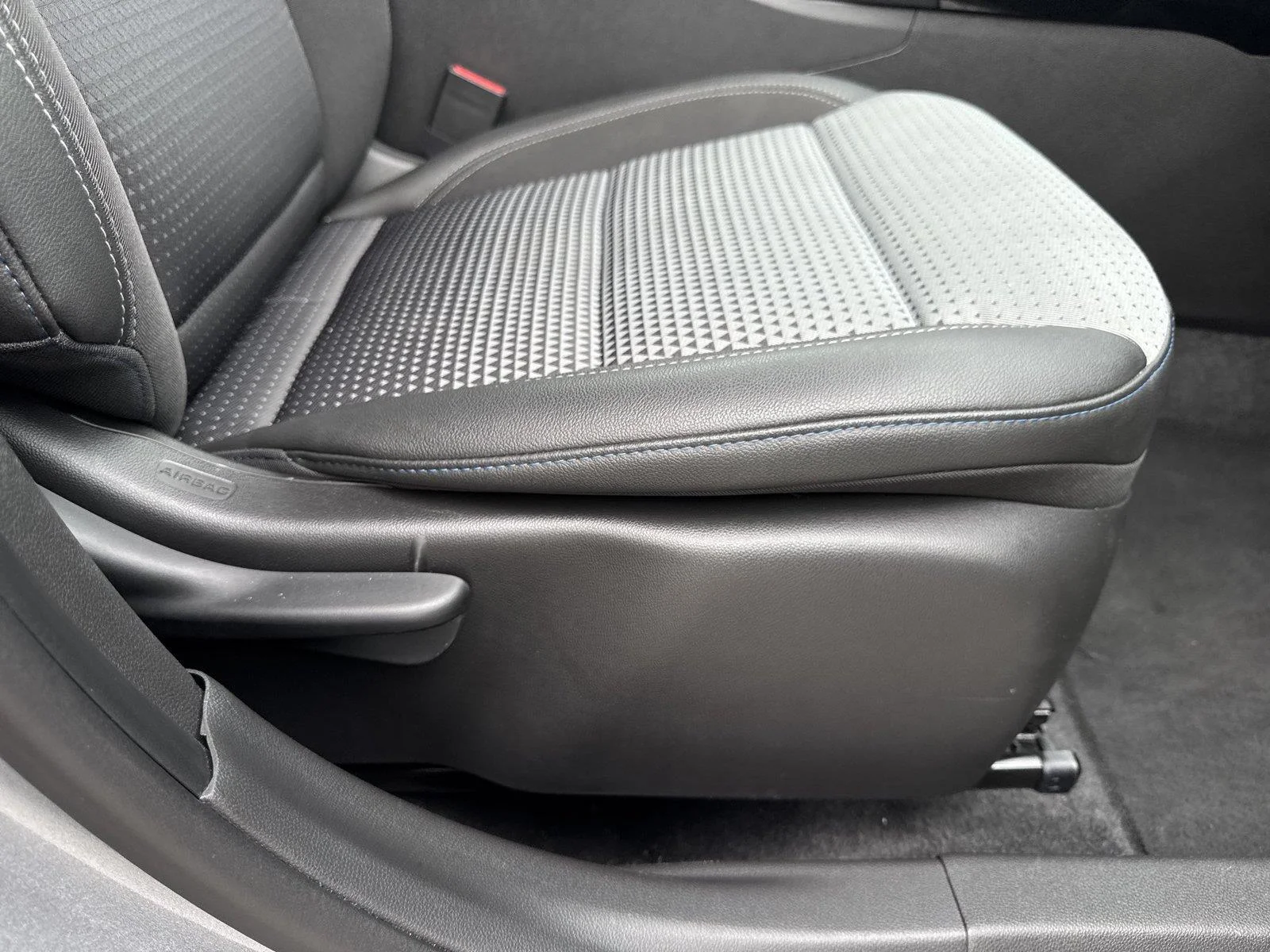 Used 2025 Sterling Gray Metallic Chevrolet LT image 28