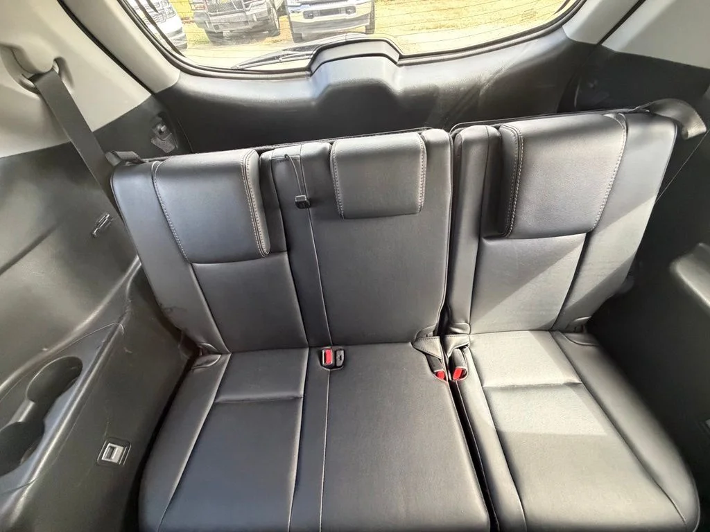 Used 2018 White Toyota XLE image 21