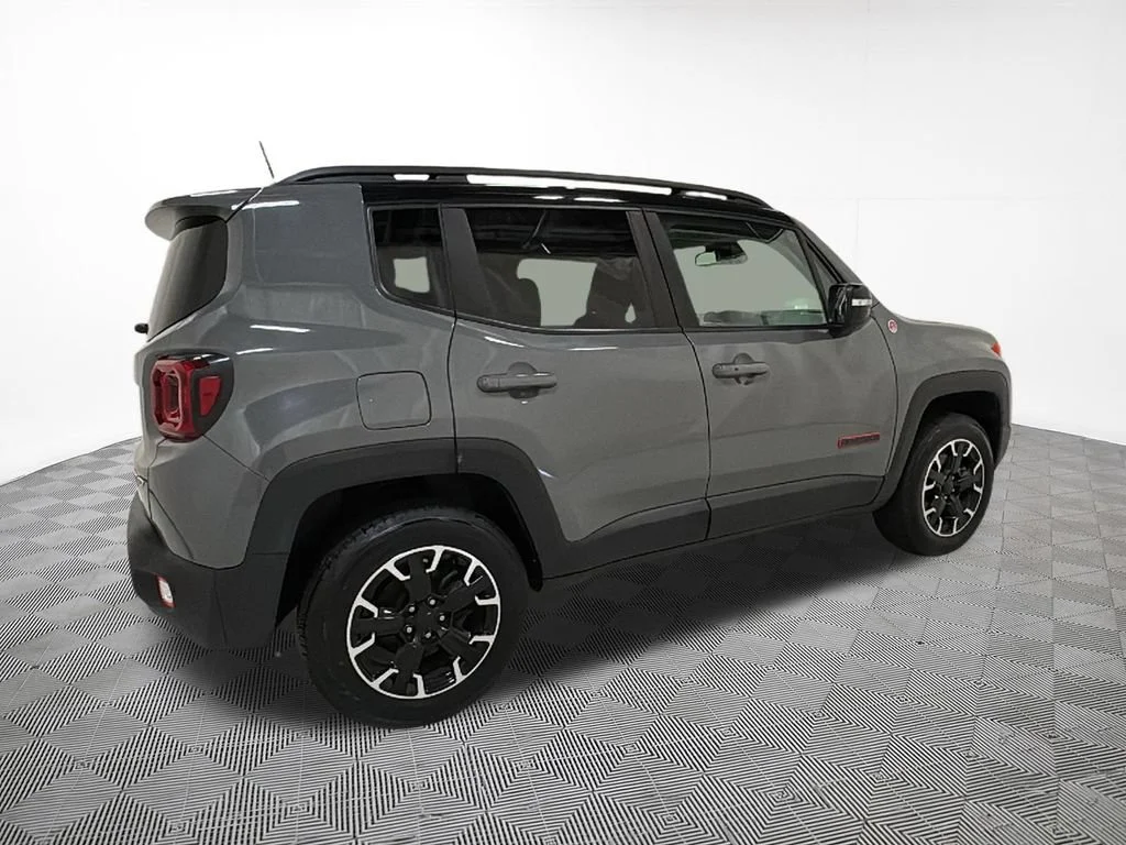 Used 2023 Gray Jeep Trailhawk 4x4 image 9
