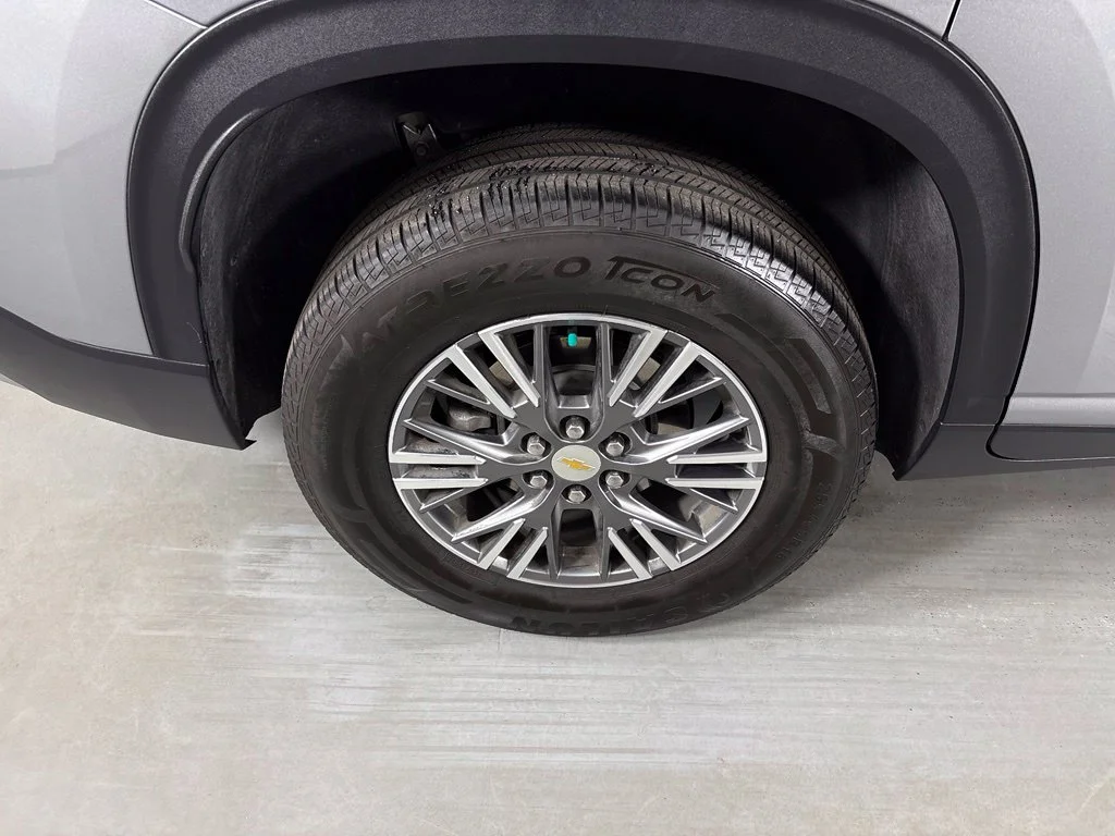 Used 2025 Gray Chevrolet LT image 10