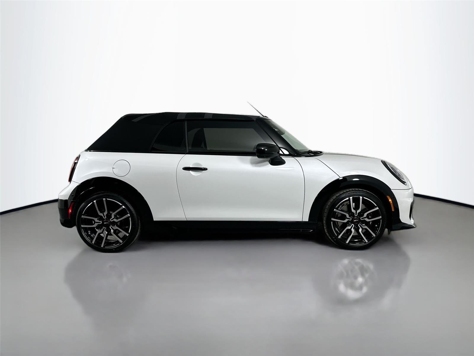 New 2026 Nanuq White Metallic MINI Cooper S image 4