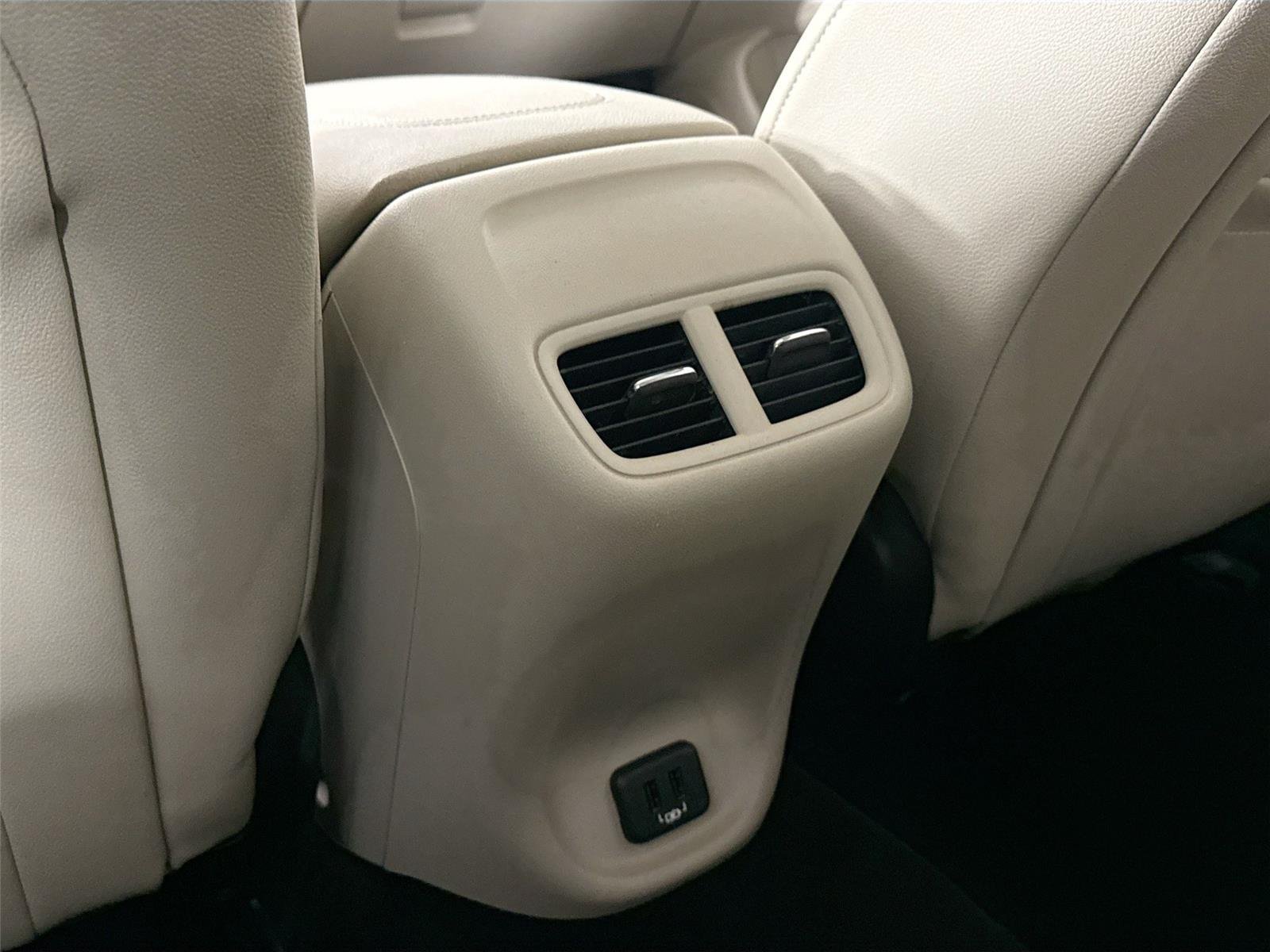 Used 2018 White Frost Tricoat Buick Essence image 36