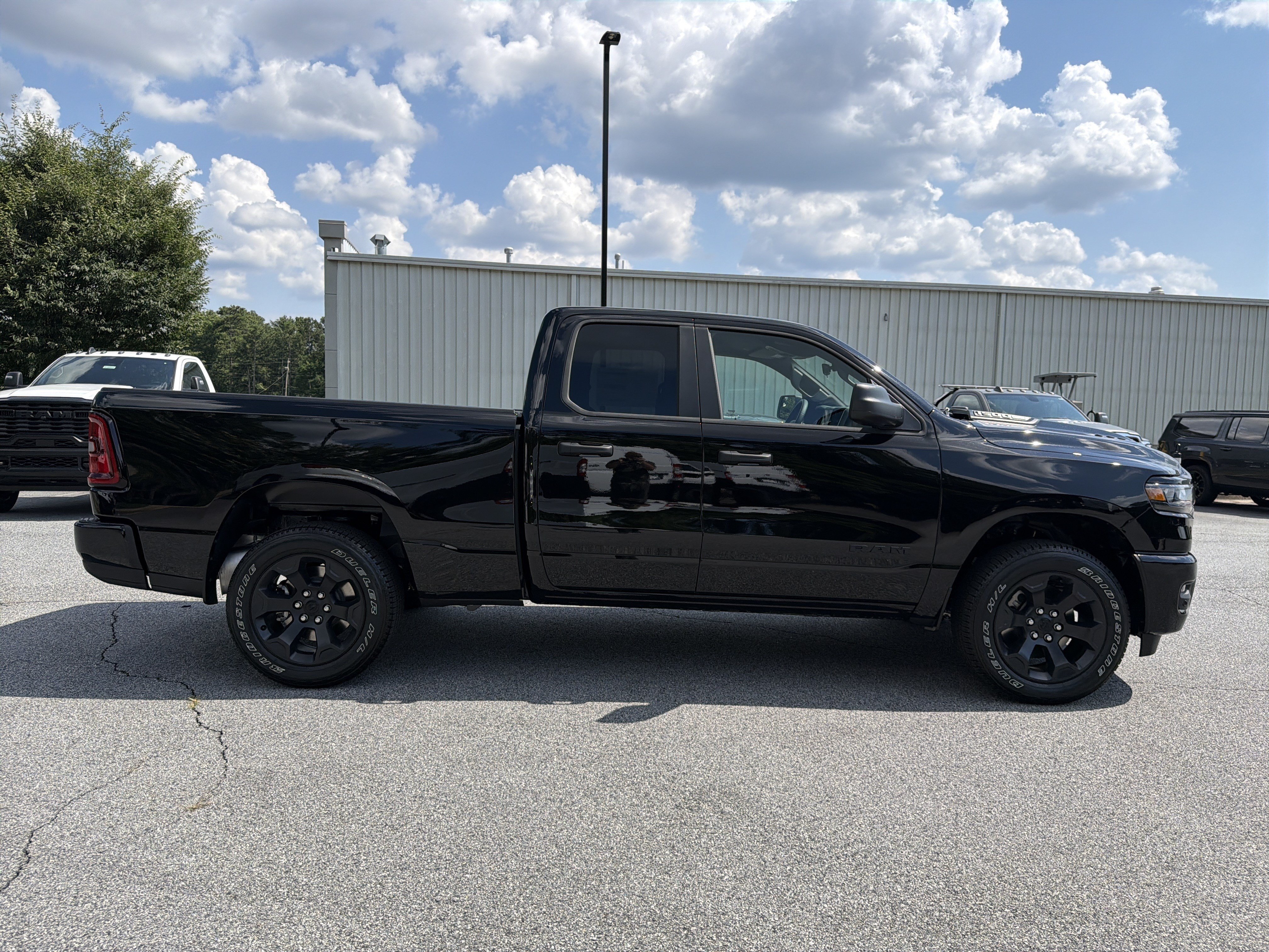 New 2026 Diamond Black Crystal Pearl-Coat Exterior Paint RAM Express image 9