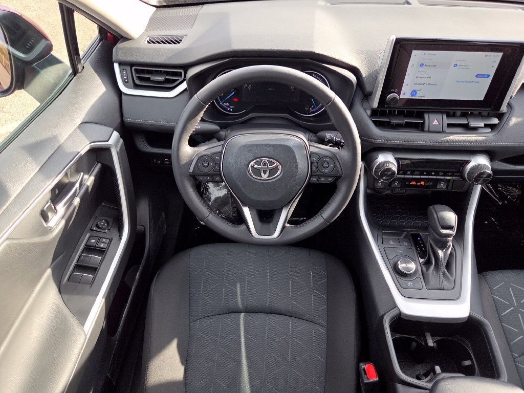 Certified Used 2025 Pearl Toyota XLE image 4