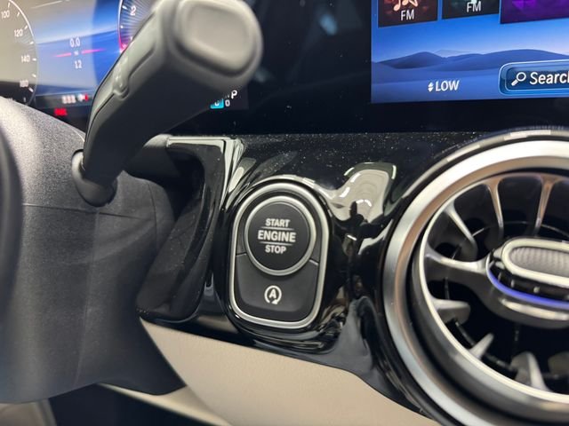 New 2026 Polar White Mercedes-Benz GLA 250 image 28