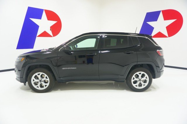 Used 2025 Diamond Black Crystal Pearlcoat Jeep Sport image 12