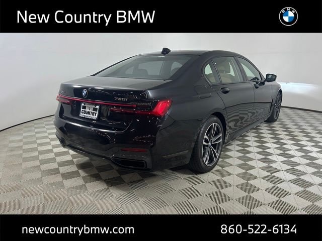 Used 2022 Black Sapphire Metallic BMW 750i xDrive image 7
