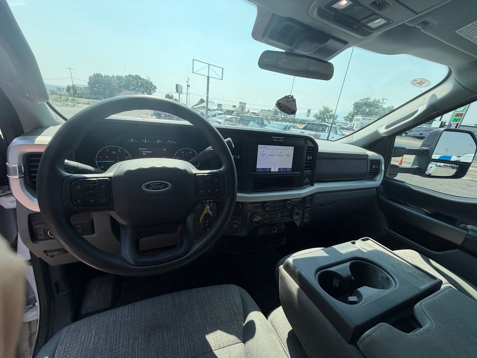 Used 2025 Oxford White Ford XLT image 9