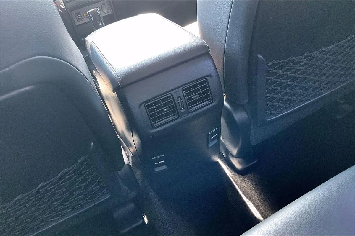 Used 2019  Toyota Limited Nightshade image 10