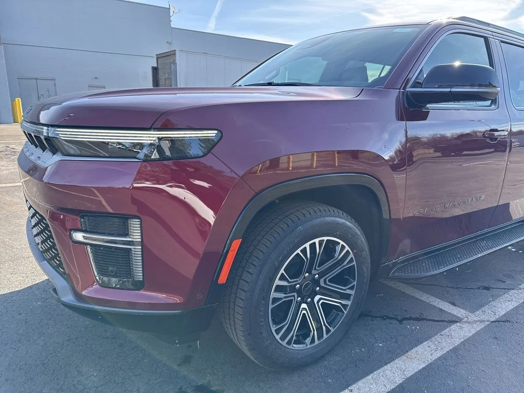 New 2026 Velvet Red Pearl-Coat Exterior Paint Jeep  image 11